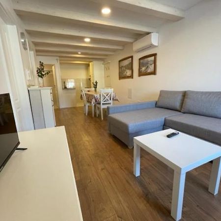 Apartment Concetta Cres Exteriör bild